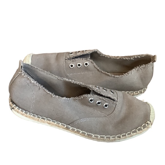 Tan/Light Brown Slip On Shoes - Picture 4 of 4